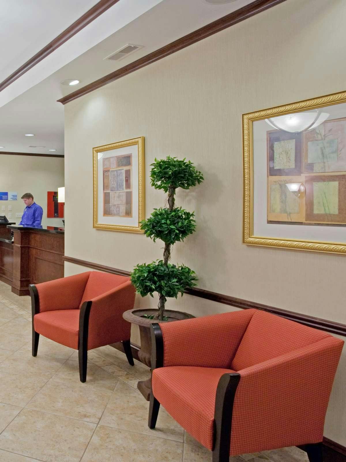 Hotel Holiday Inn Express Hotel & Suites Buffalo photo 3