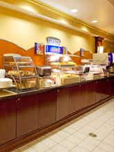 Hotel Holiday Inn Express Hotel & Suites Buffalo Airport photo 4