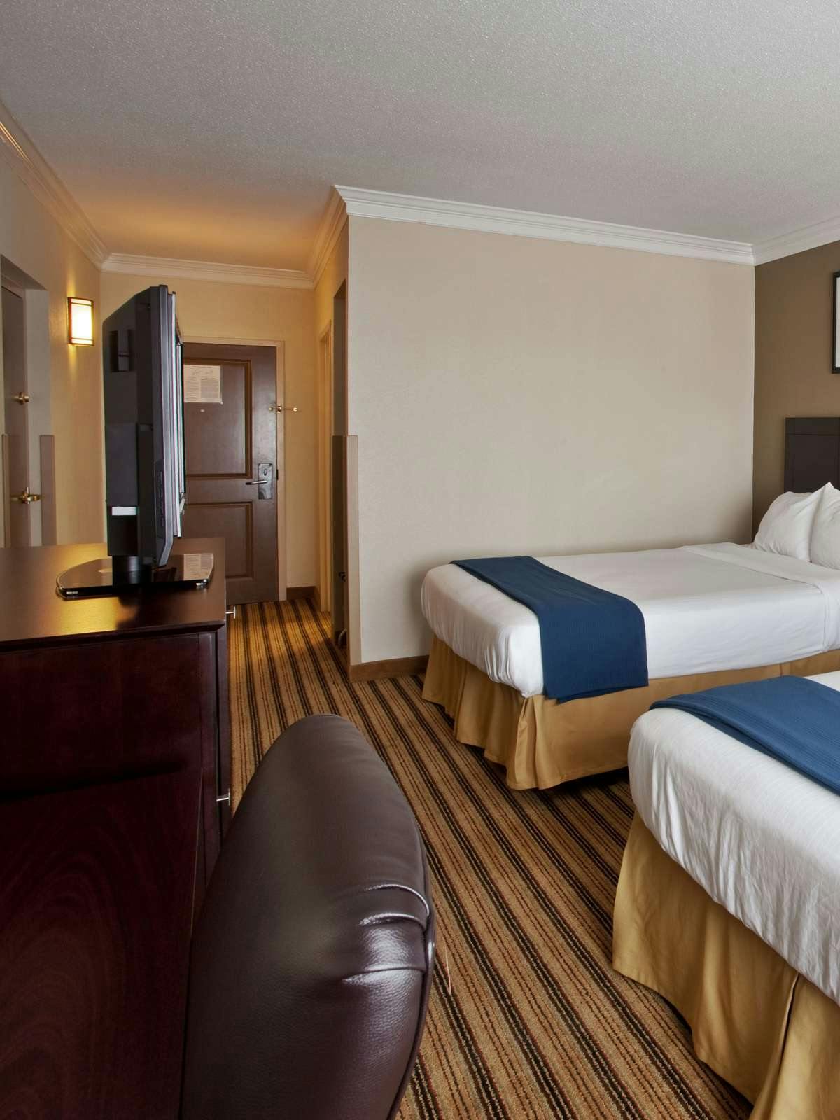 Hotel Holiday Inn Express Hotel & Suites Byron photo 2