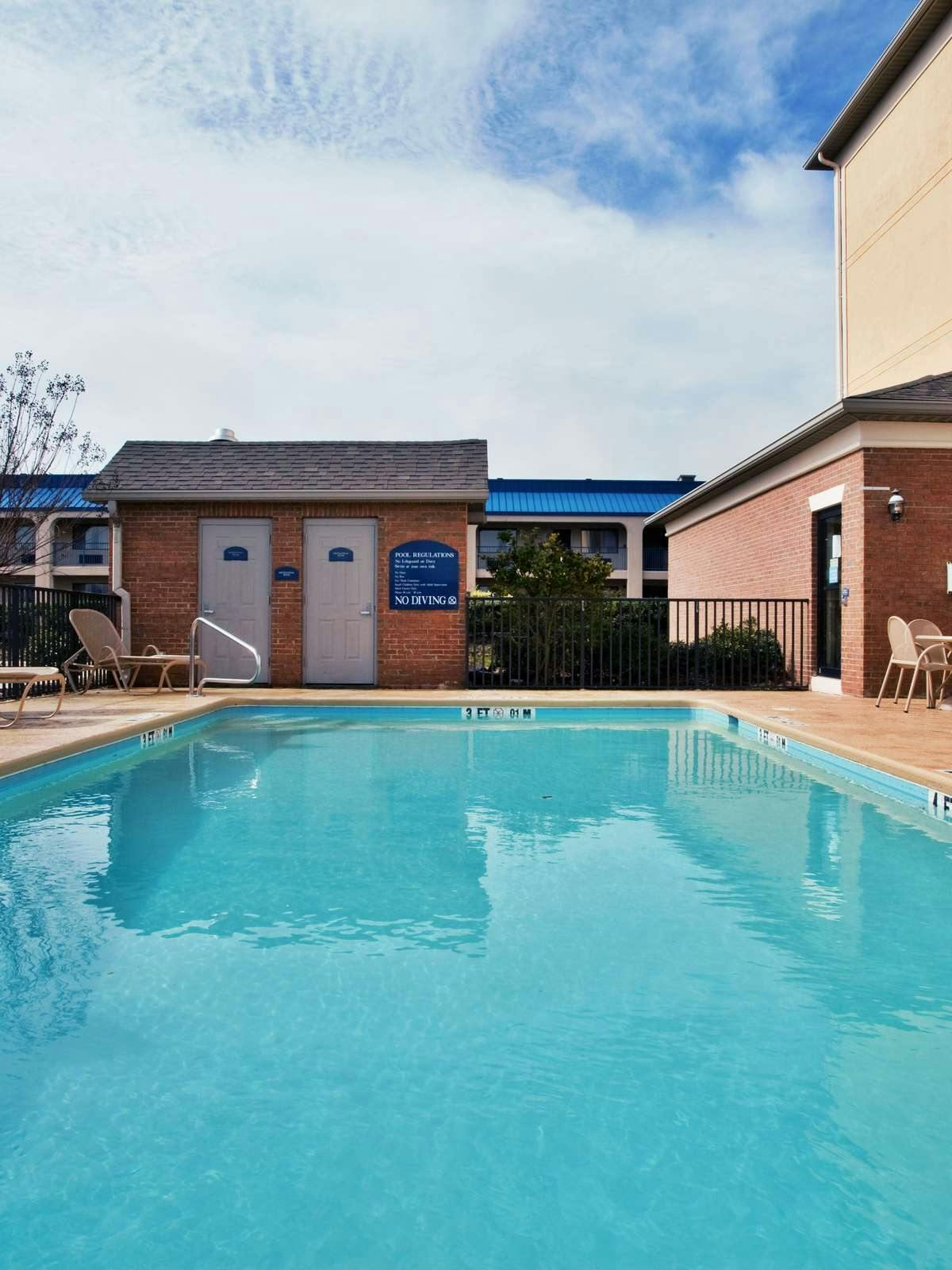 Hotel Holiday Inn Express Hotel & Suites Byron photo 5