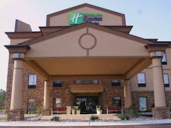 Holiday Inn Express Hotel & Suites Caddo Valley