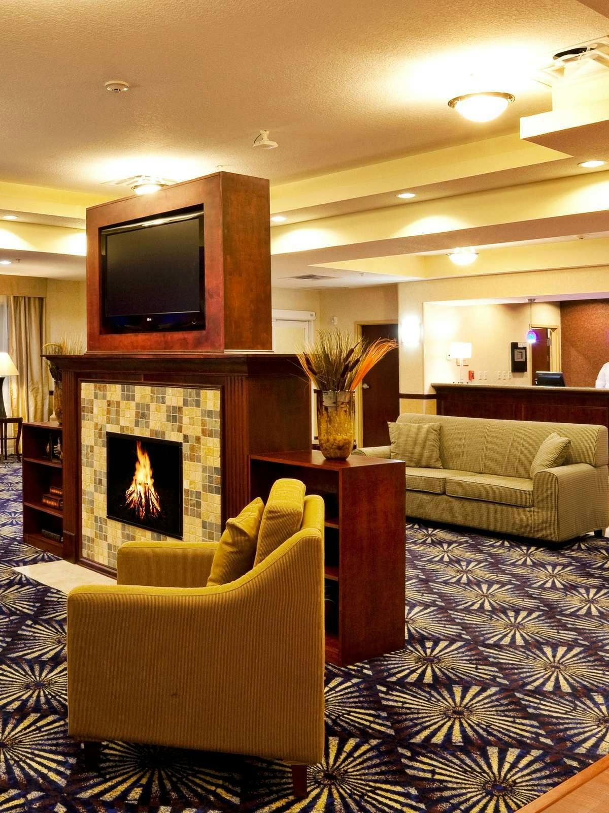 Hotel Holiday Inn Express Hotel & Suites Brooksville I 75 photo 3