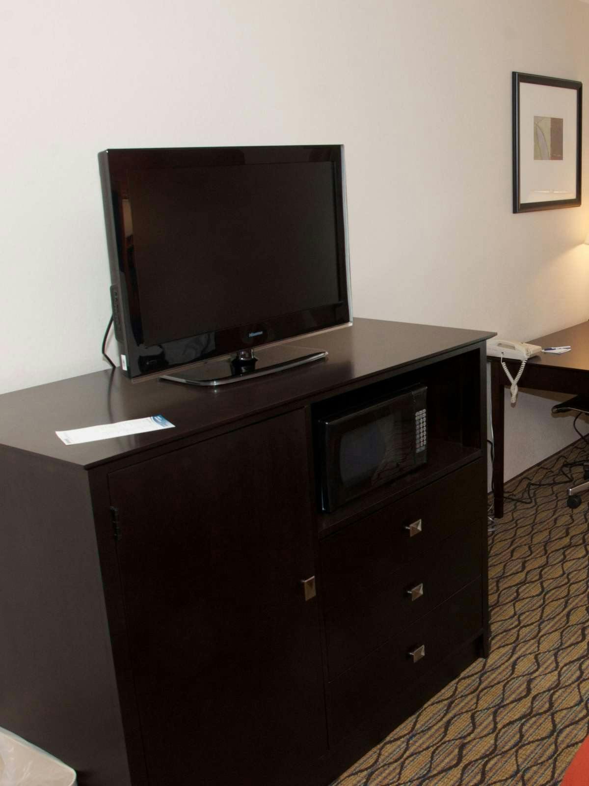 Hotel Holiday Inn Express Hotel & Suites Cadillac photo 2