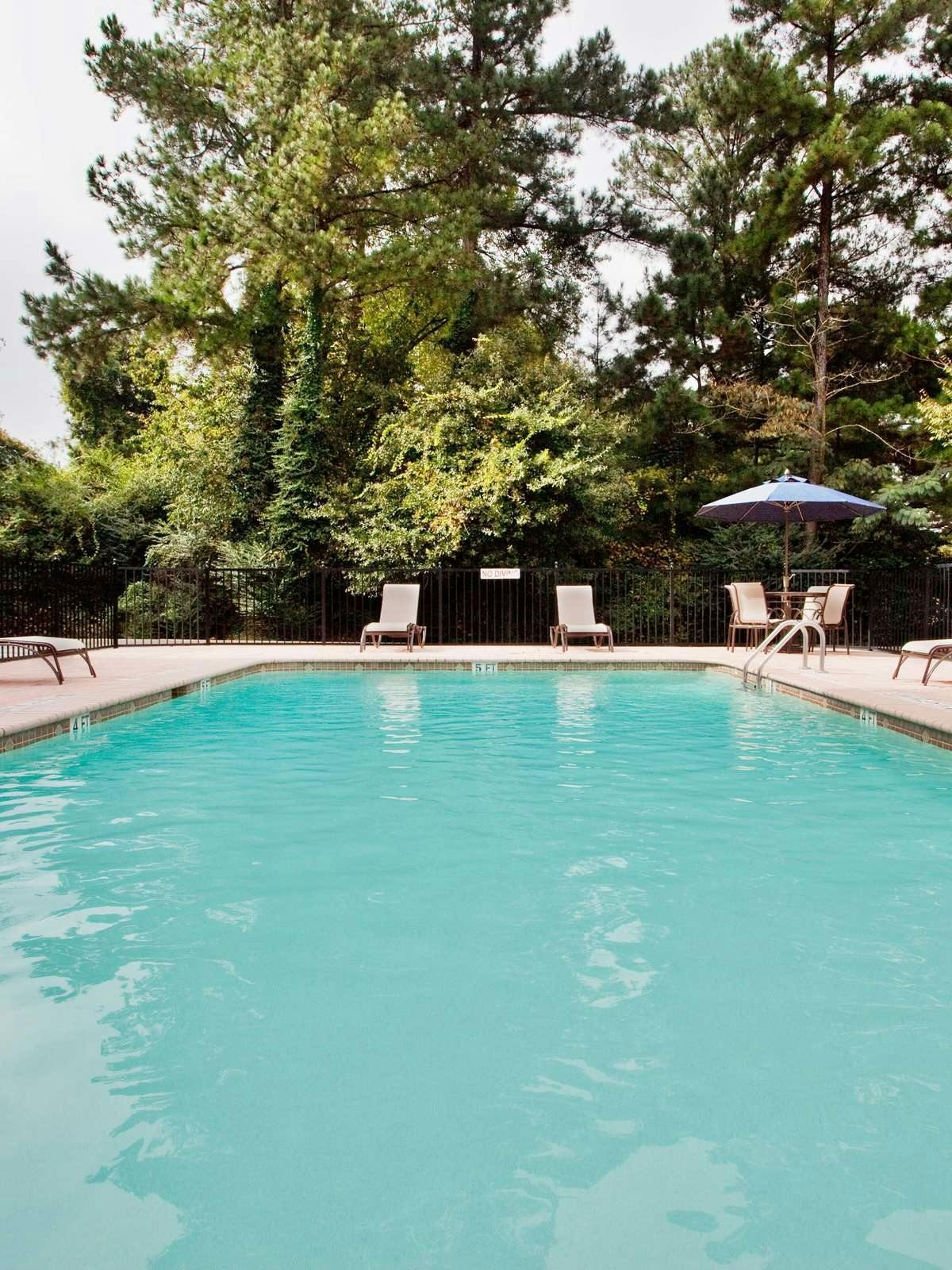 Hotel Holiday Inn Express Hotel & Suites Buford photo 5