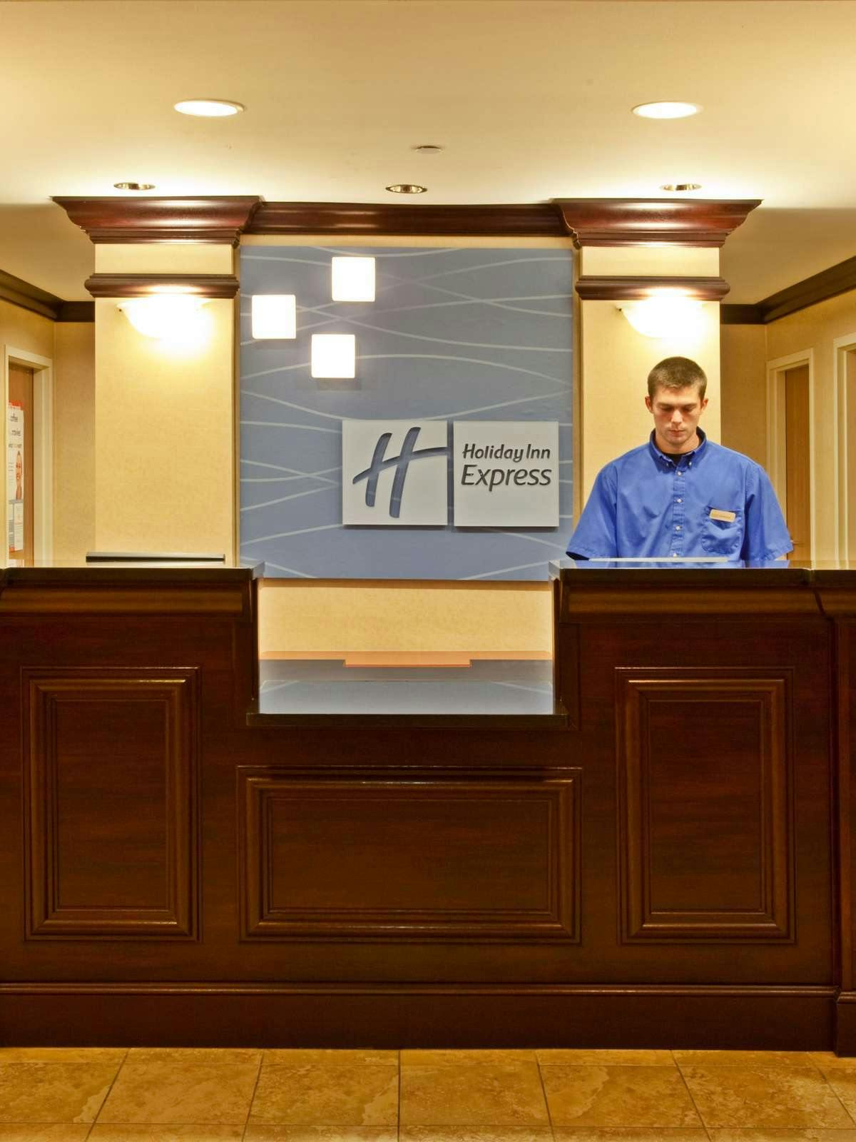 Hotel Holiday Inn Express Hotel & Suites Brooksville West photo 4