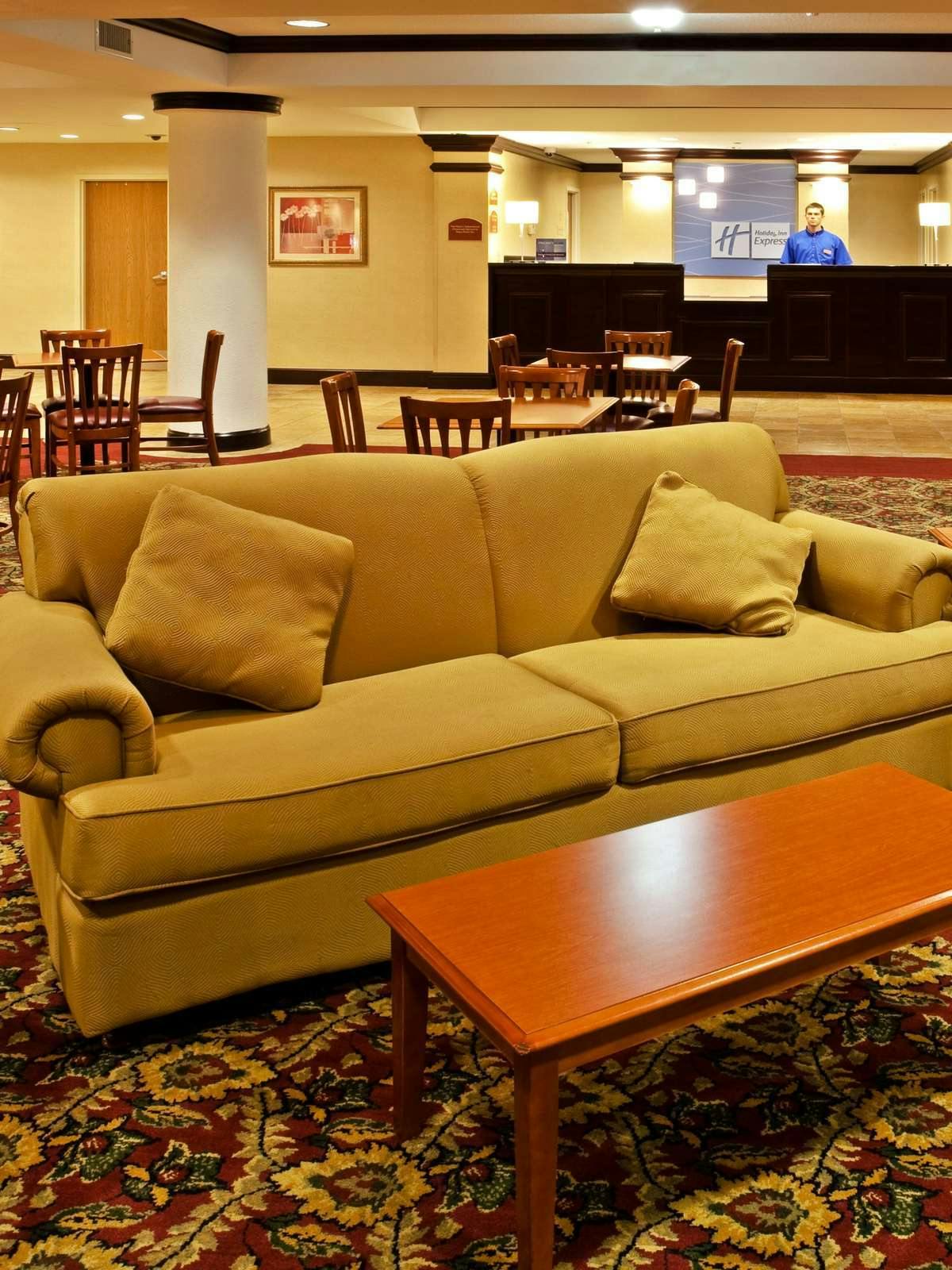 Hotel Holiday Inn Express Hotel & Suites Brooksville West photo 3