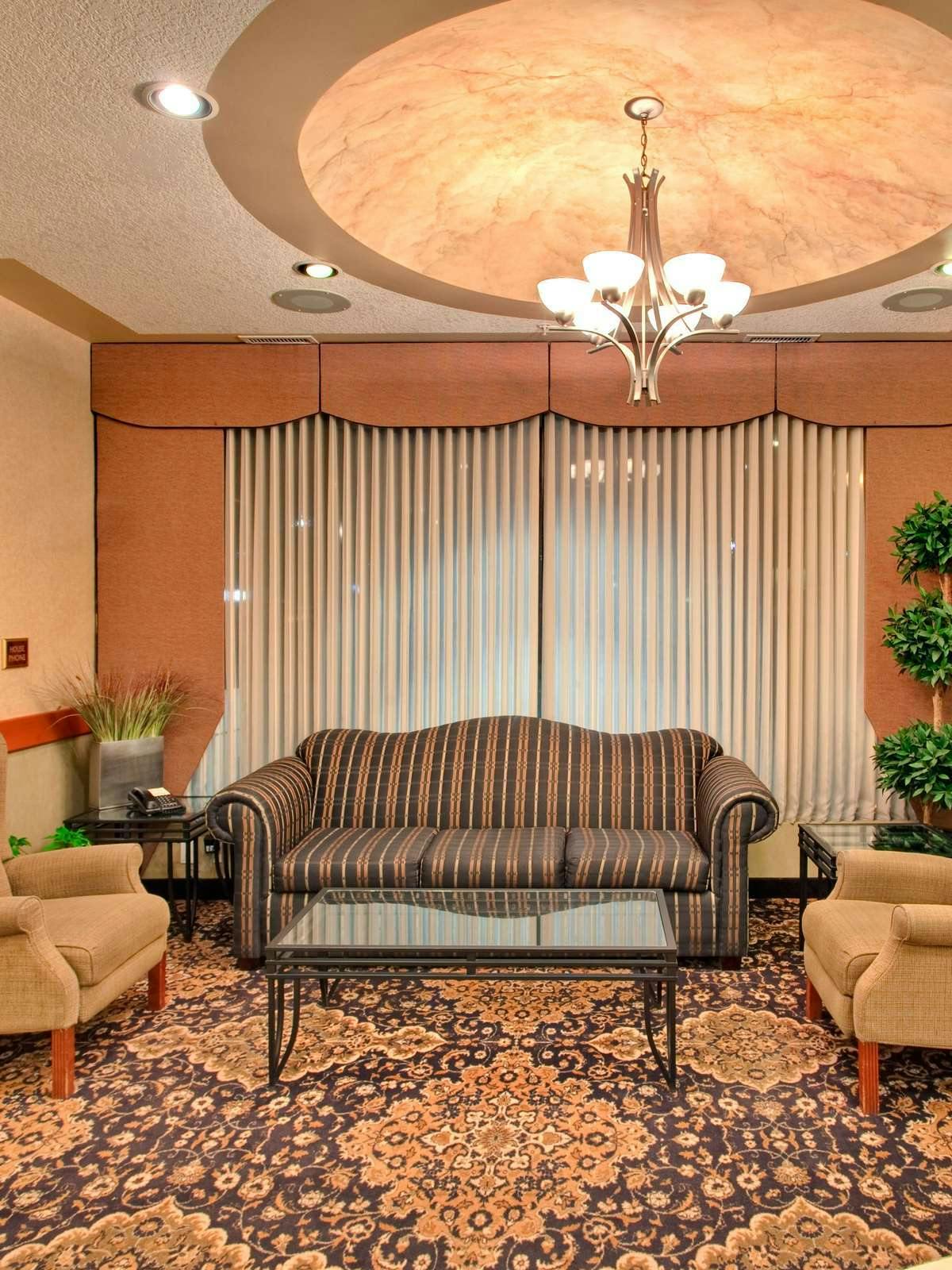 Hotel Holiday Inn Express Hotel & Suites Calgary photo 3