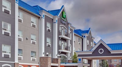 Holiday Inn Express Hotel & Suites Calgary South Macleod Trail S