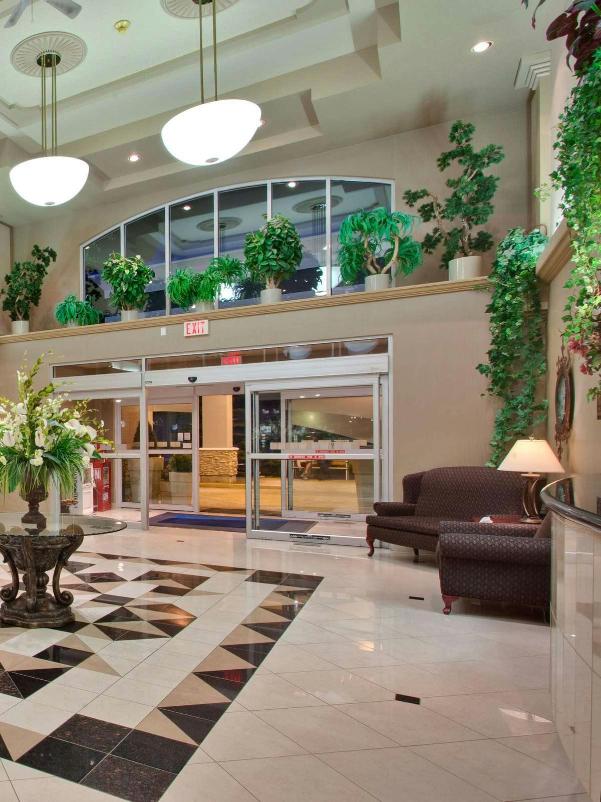 Hotel Holiday Inn Express Hotel & Suites Calgary South Macleod Trail S photo 3