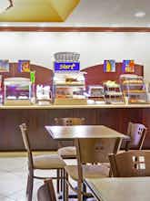 Hotel Holiday Inn Express Hotel & Suites Byram photo 5