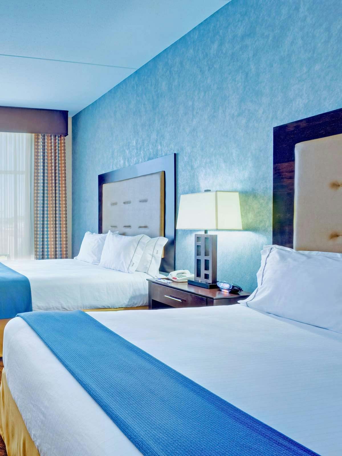 Hotel Holiday Inn Express Hotel & Suites Byram photo 1