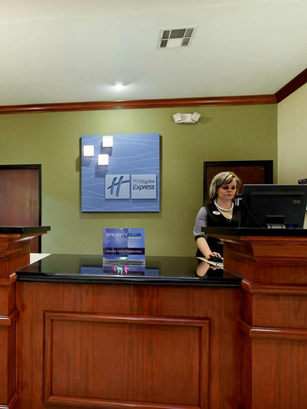 Hotel Holiday Inn Express Hotel & Suites Burleson photo 4