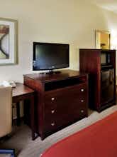 Hotel Holiday Inn Express Hotel & Suites Calhoun photo 2