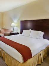 Hotel Holiday Inn Express Hotel & Suites Calhoun photo 1