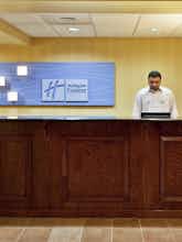 Hotel Holiday Inn Express Hotel & Suites Calhoun photo 4