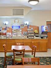 Hotel Holiday Inn Express Hotel & Suites Burlington photo 5