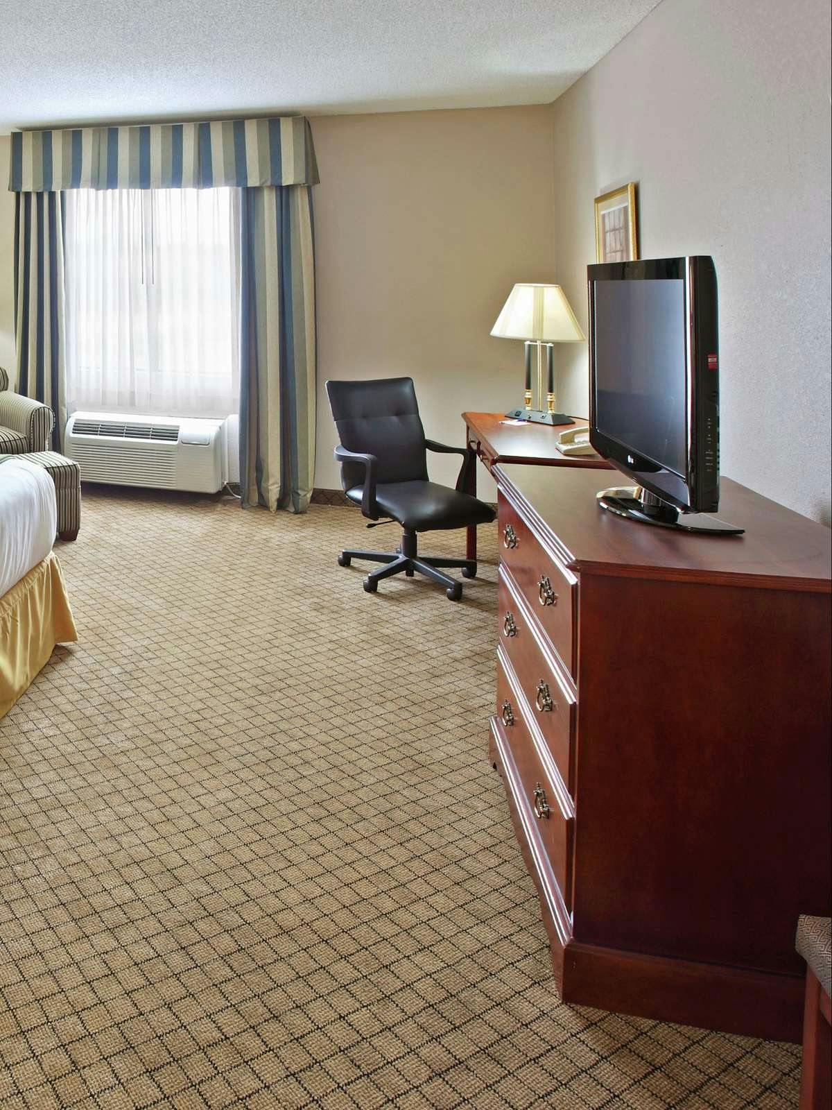Hotel Holiday Inn Express Hotel & Suites Camden photo 2