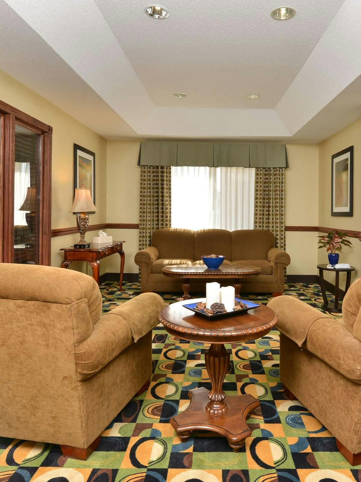 Hotel Holiday Inn Express Hotel & Suites Burlington photo 4