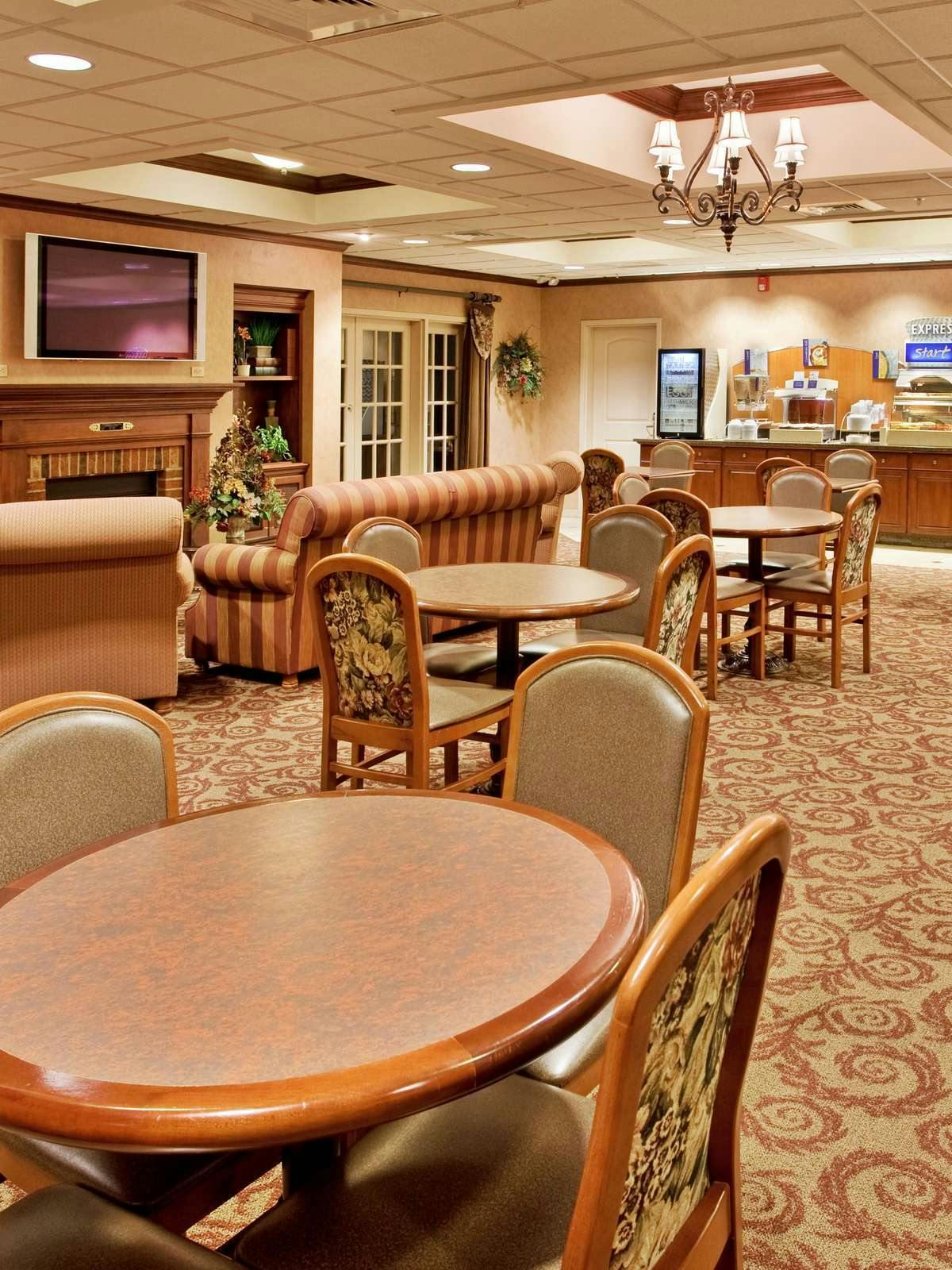 Hotel Holiday Inn Express Hotel & Suites Cape Girardeau photo 5