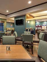 Hotel Holiday Inn Express Hotel & Suites Butte photo 5