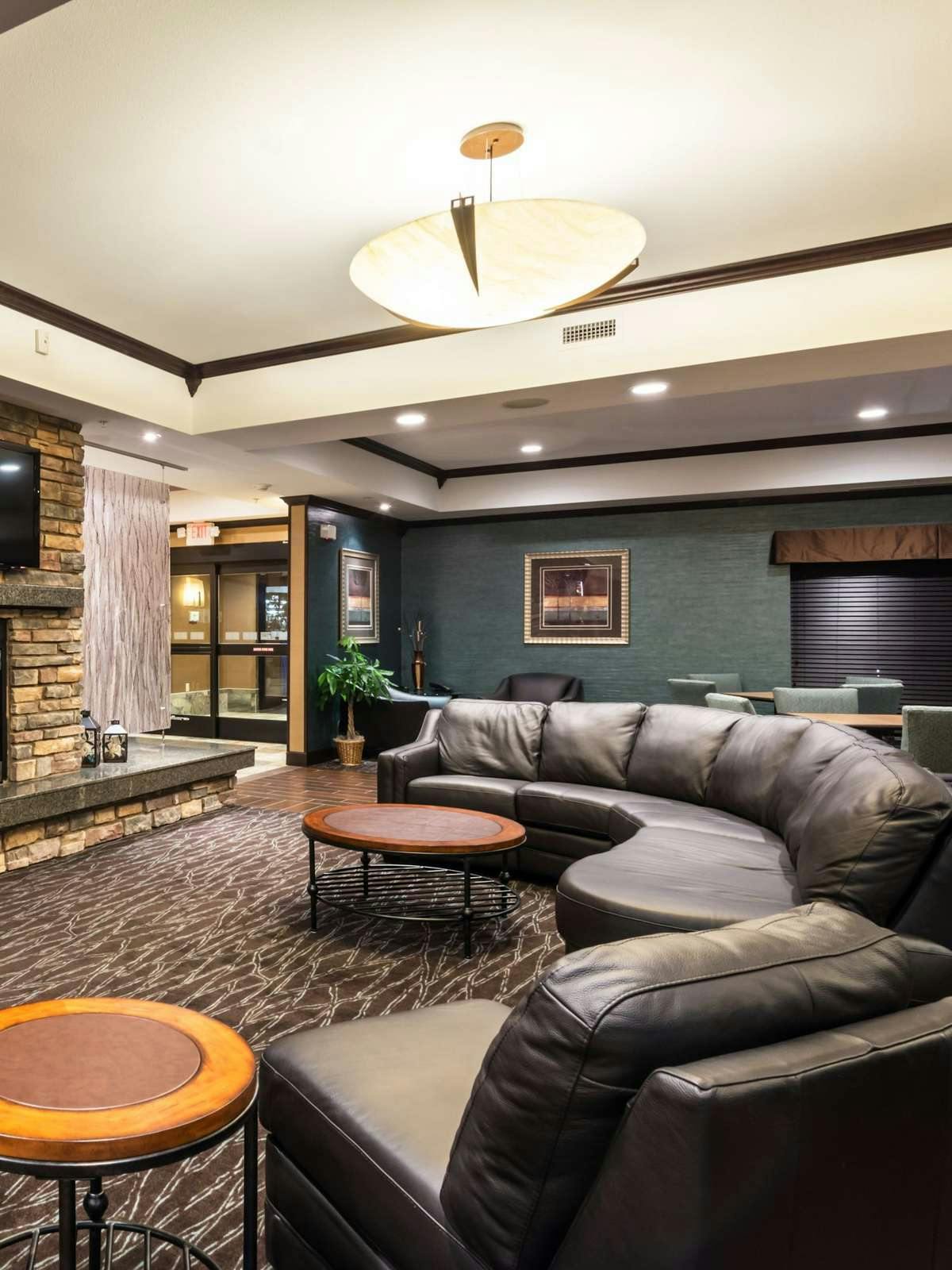 Hotel Holiday Inn Express Hotel & Suites Butte photo 3