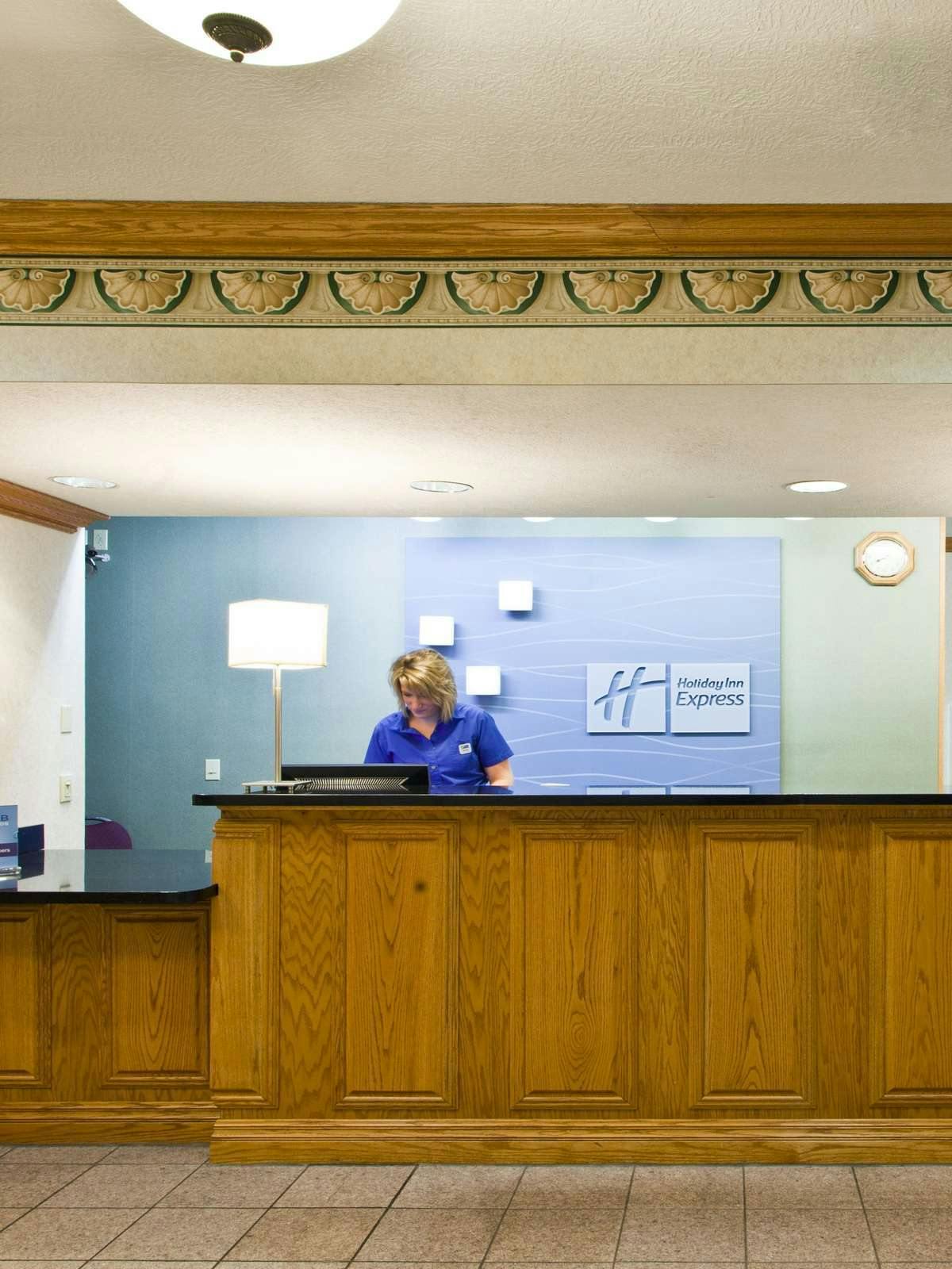 Hotel Holiday Inn Express Hotel & Suites Charlotte photo 4