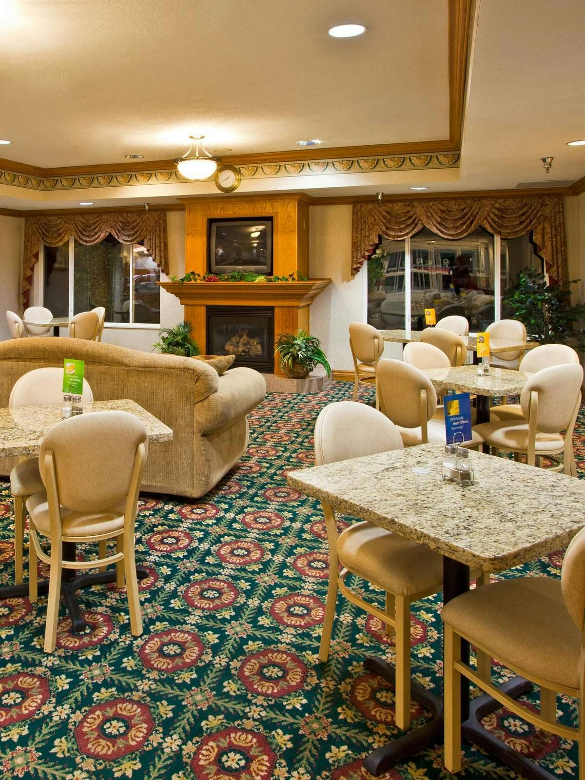 Hotel Holiday Inn Express Hotel & Suites Charlotte photo 3