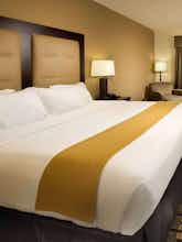 Hotel Holiday Inn Express Hotel & Suites Denton photo 1