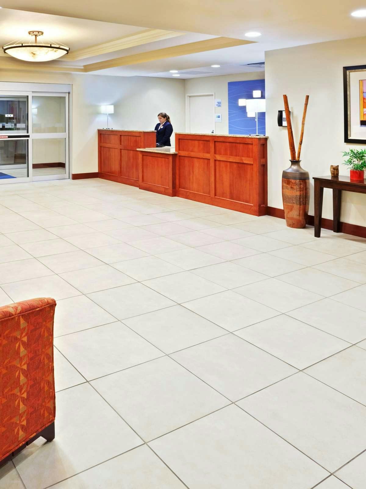 Hotel Holiday Inn Express Hotel & Suites Chehalis Centralia photo 4