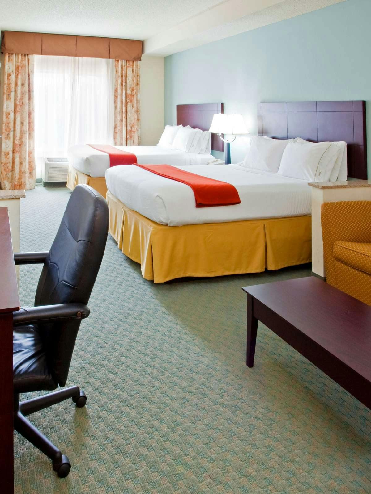 Hotel Holiday Inn Express Hotel & Suites Charlotte Arrowood photo 1