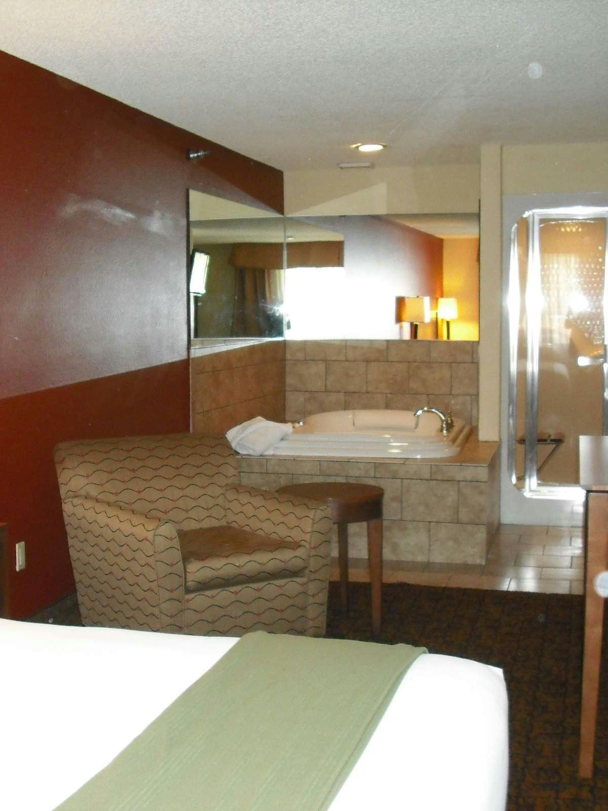 Hotel Holiday Inn Express Hotel & Suites Canyon photo 1