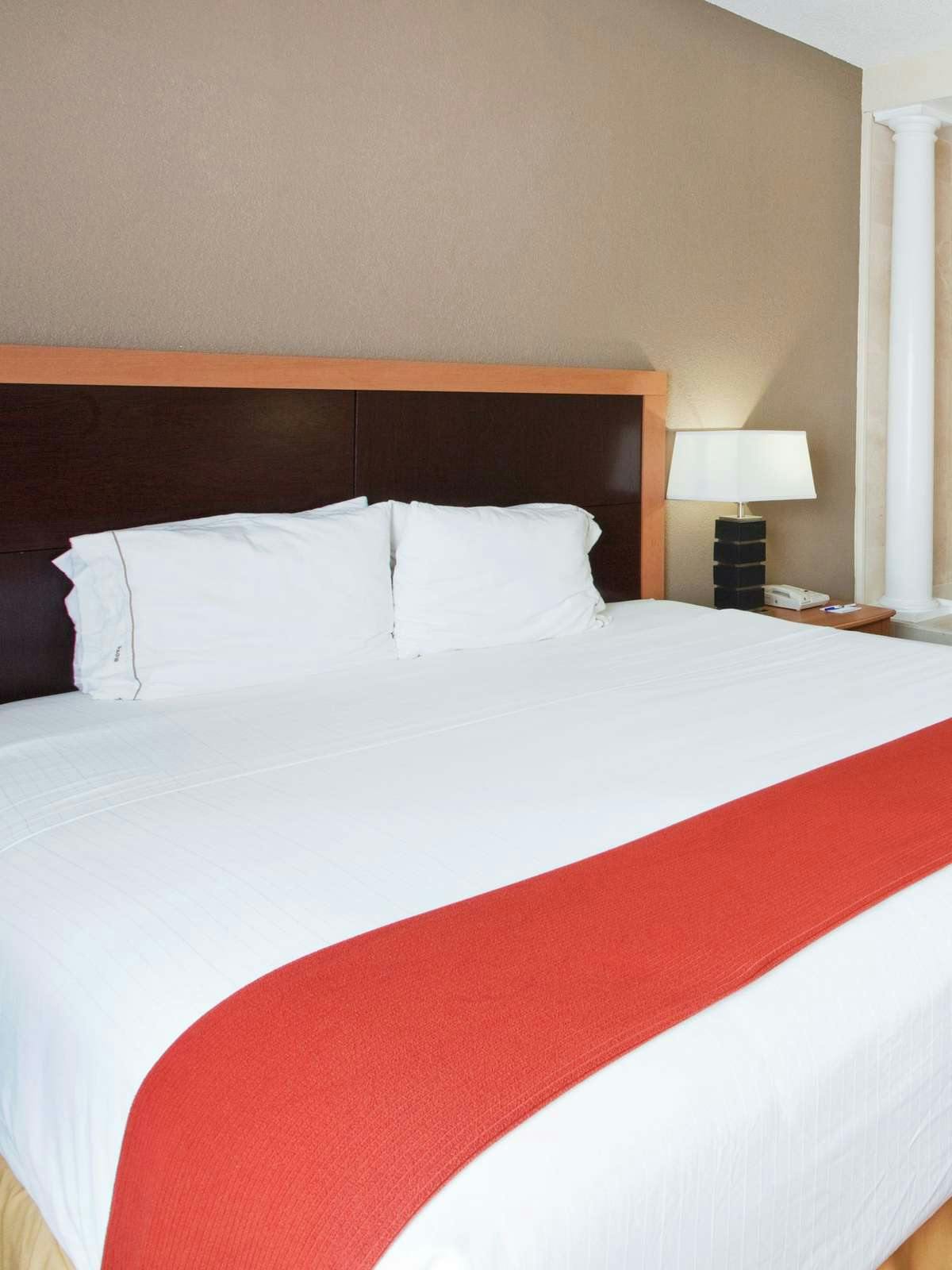 Hotel Holiday Inn Express Hotel & Suites Charlotte I-85 photo 1