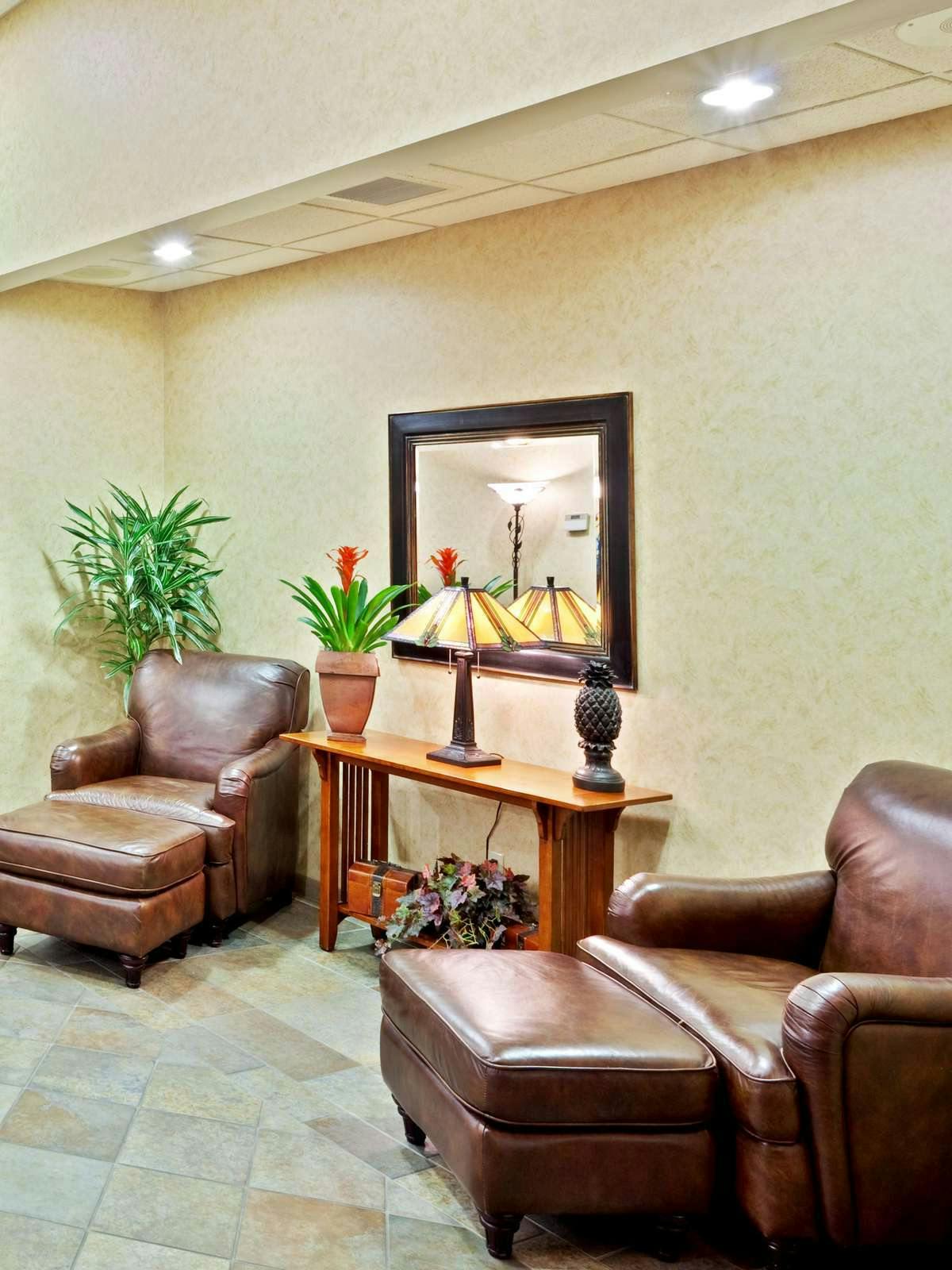 Hotel Holiday Inn Express Hotel & Suites Cheney photo 3