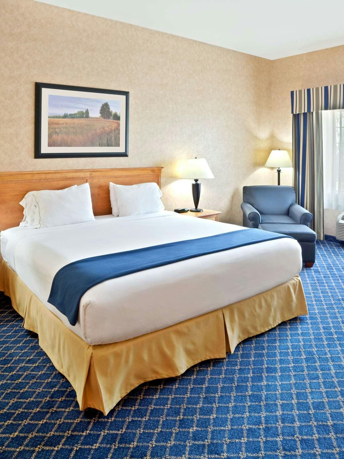 Hotel Holiday Inn Express Hotel & Suites Cheney photo 1