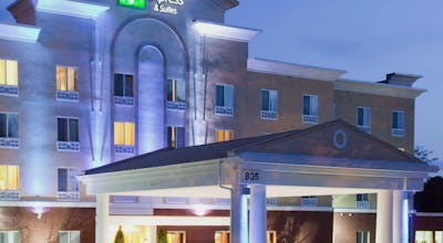 Holiday Inn Express Hotel & Suites Charlotte Arrowood