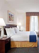 Hotel Holiday Inn Express Hotel & Suites Chesapeake photo 1