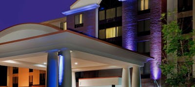 Holiday Inn Express Hotel & Suites Chesapeake