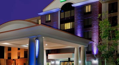 Holiday Inn Express Hotel & Suites Chesapeake
