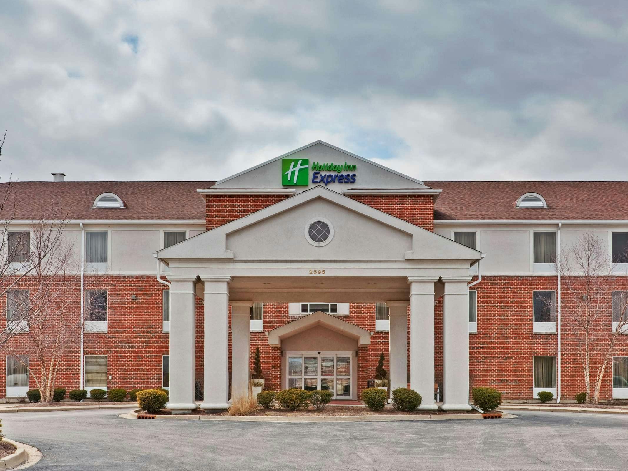 Holiday Inn Express Hotel & Suites Chicago Algonquin