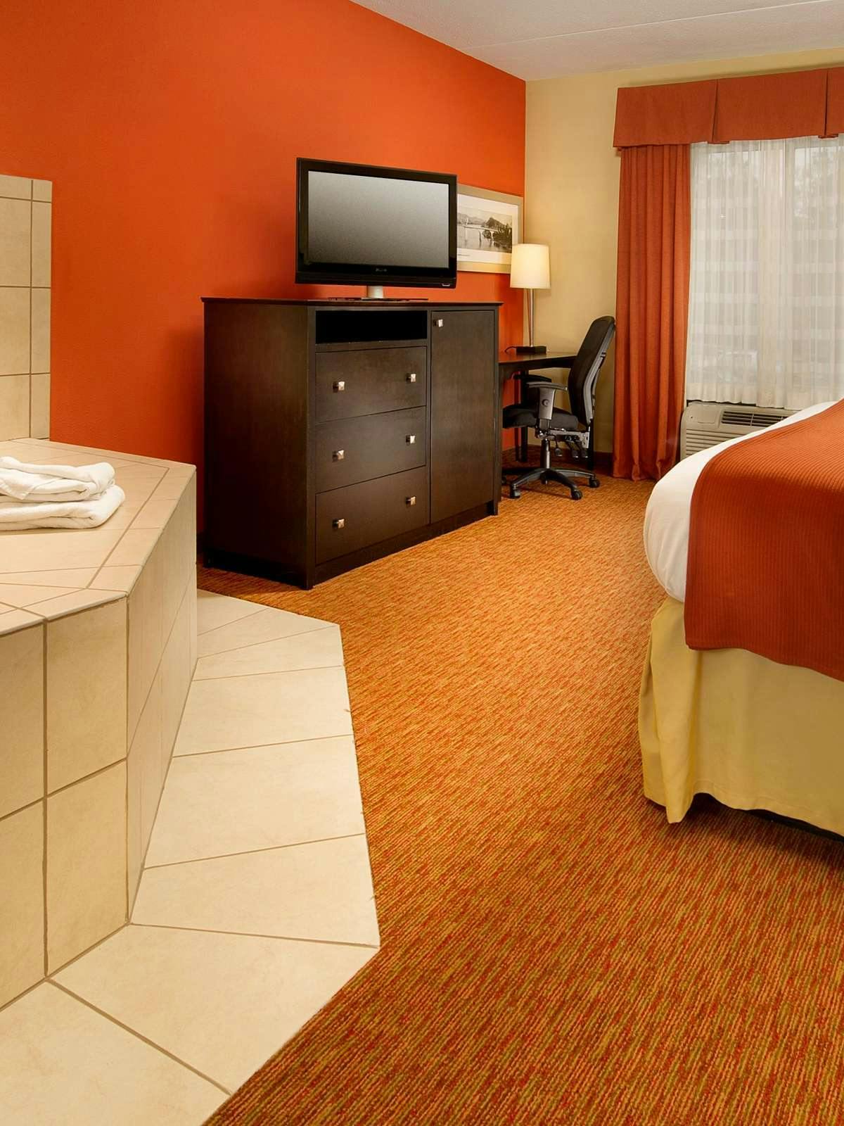 Hotel Holiday Inn Express Hotel & Suites Chattanooga Downtown photo 2