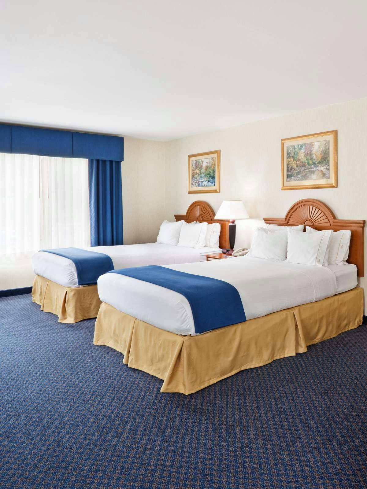 Hotel Holiday Inn Express Hotel & Suites Cherokee Casino photo 1