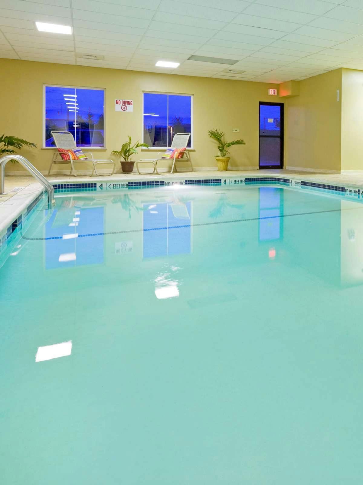 Hotel Holiday Inn Express Hotel & Suites Chester photo 5