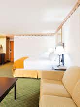 Hotel Holiday Inn Express Hotel & Suites Chicago Libertyville photo 1