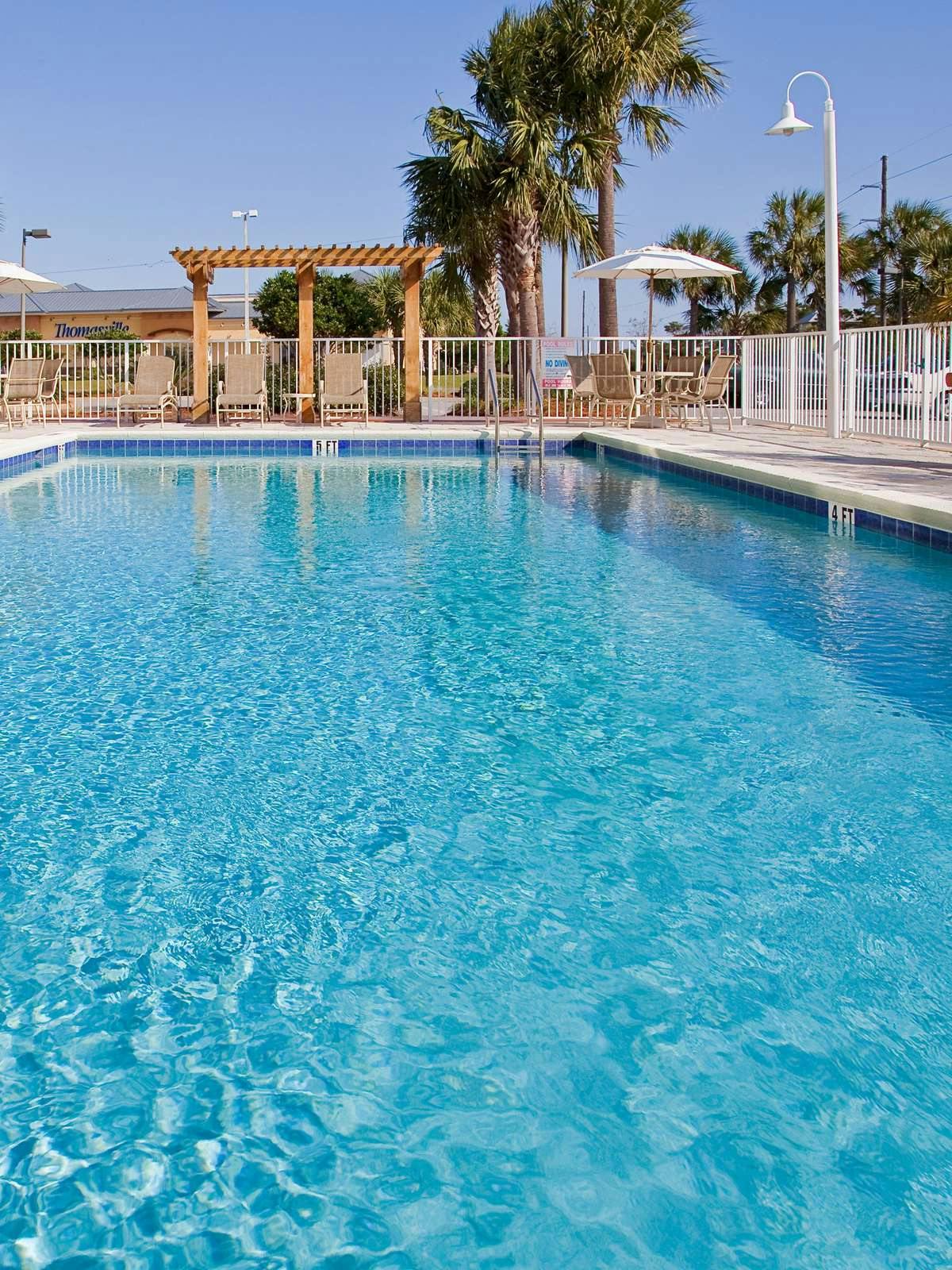 Hotel Holiday Inn Express Hotel & Suites Destin E Commons Mall Area photo 3