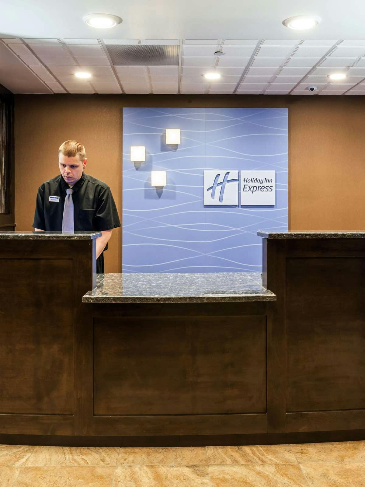 Hotel Holiday Inn Express Hotel & Suites Cheyenne photo 5