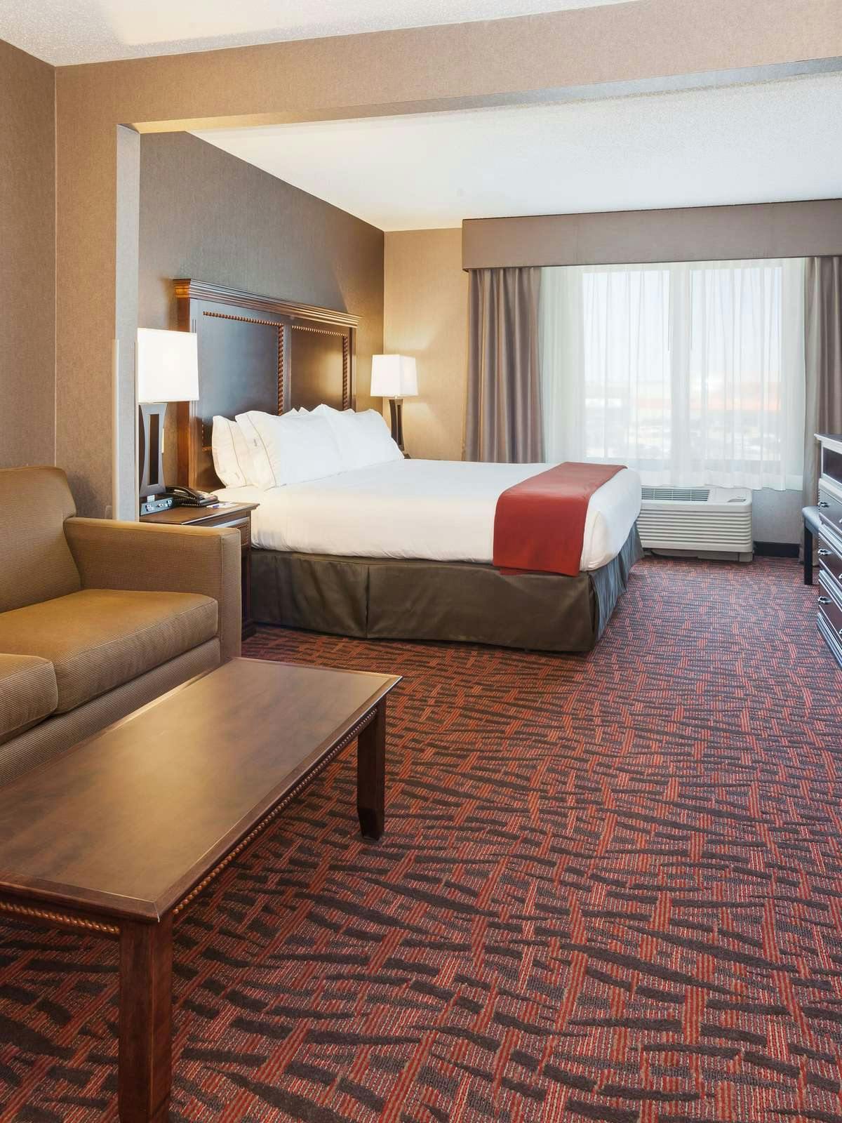 Hotel Holiday Inn Express Hotel & Suites Cheyenne photo 1