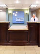 Hotel Holiday Inn Express Hotel & Suites Cincinnati Se Newport photo 3