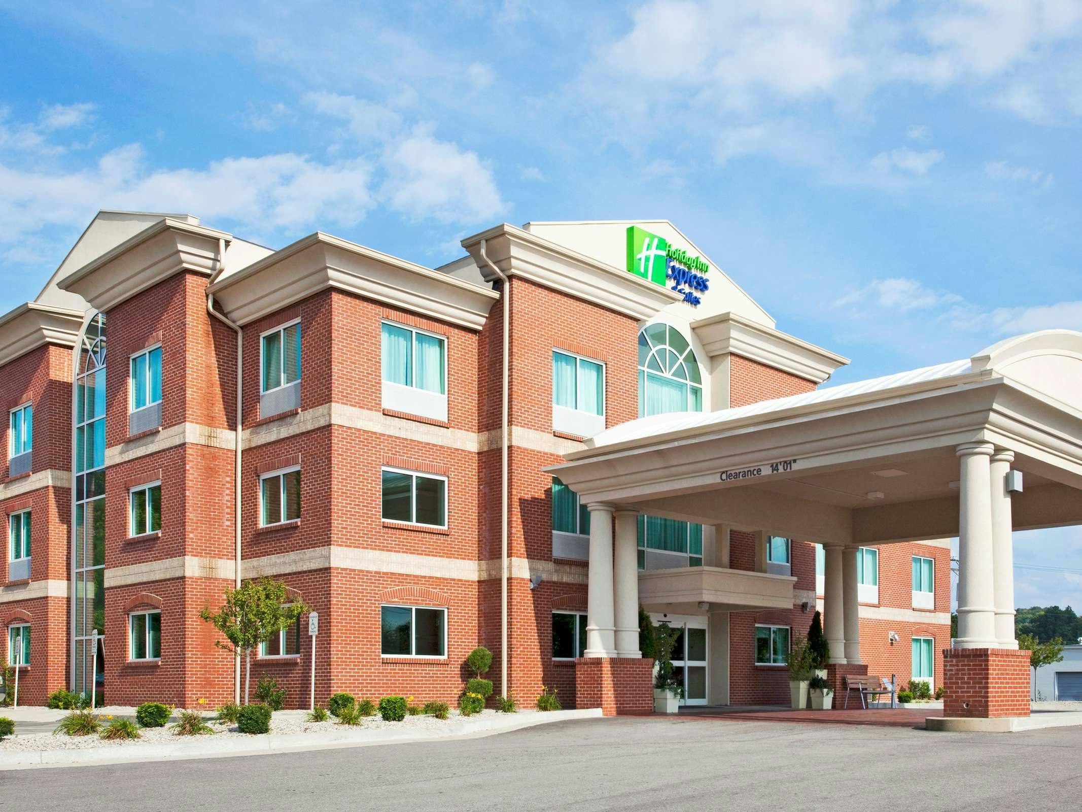 Holiday Inn Express Hotel & Suites Cincinnati Se Newport