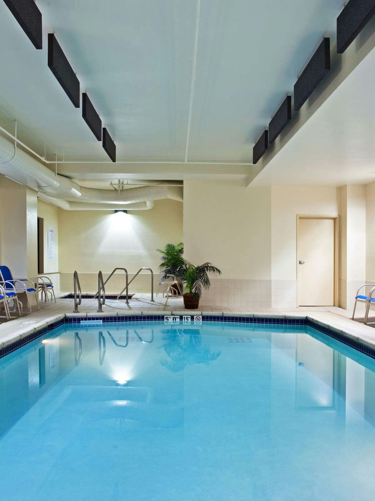 Hotel Holiday Inn Express Hotel & Suites Chicago West photo 5