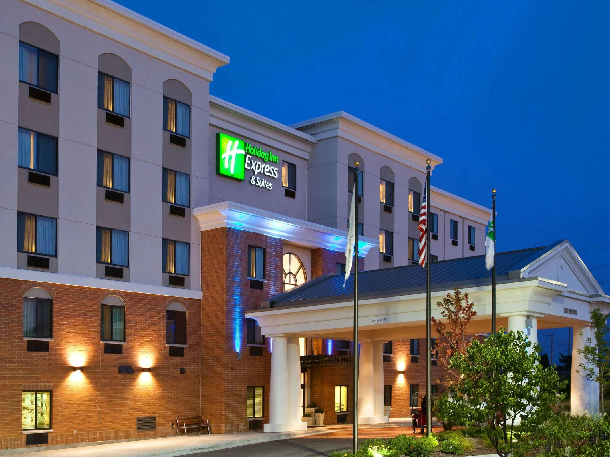Holiday Inn Express Hotel & Suites Chicago West